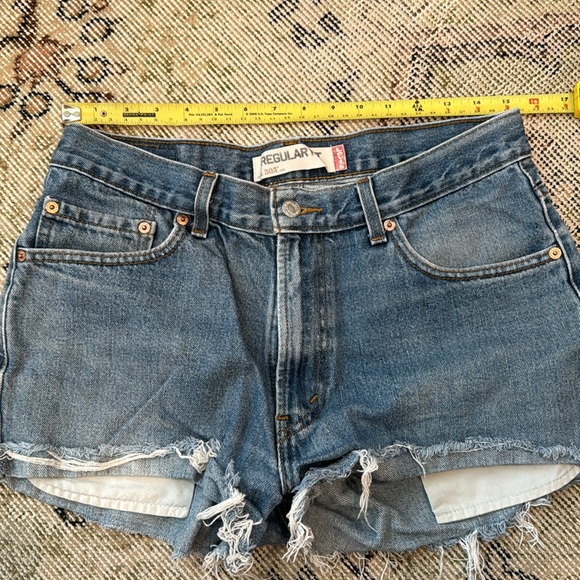 Levi’s Jean Denim Cut-Off Shorts Mid-Rise - Picture 4 of 5